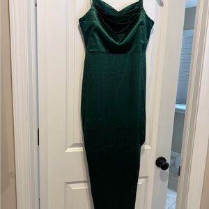 Elegant Strapless Emerald Dress